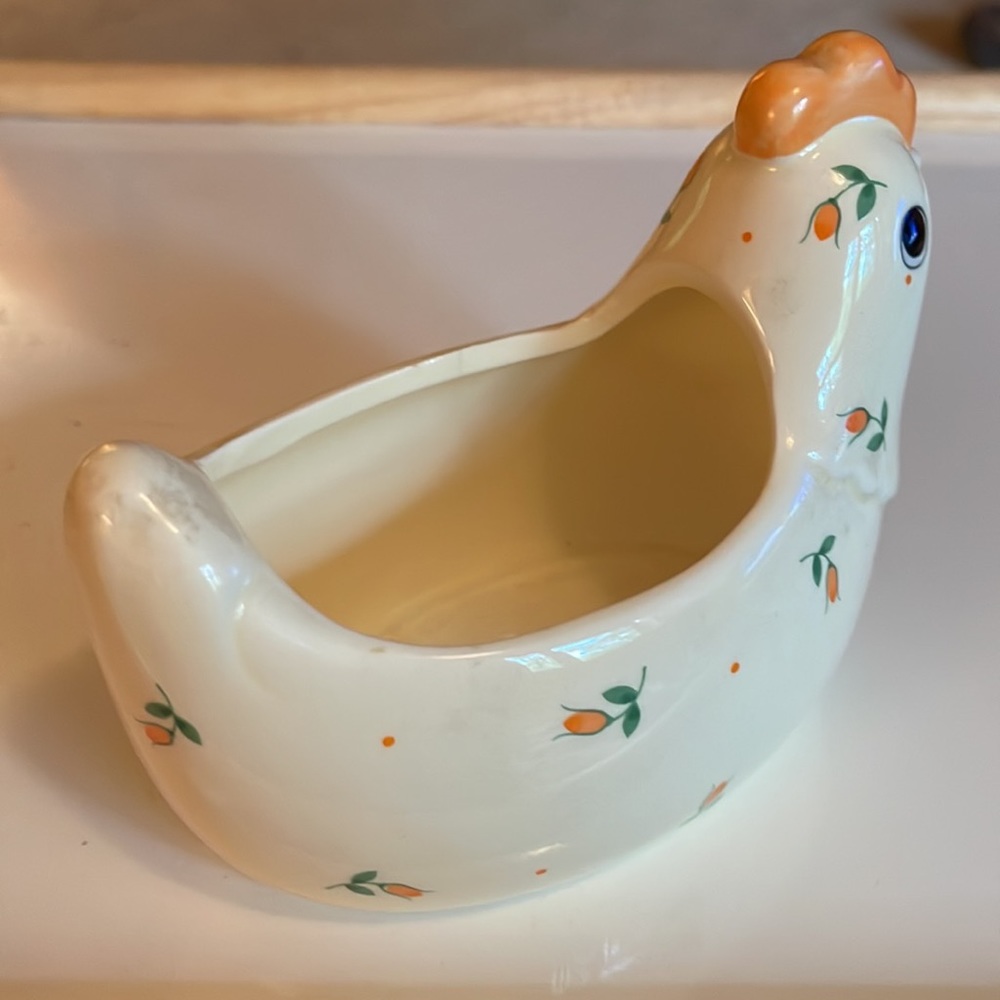 Cream Chicken Open Design Intricate Peach Tulips All Over Ceramic Chick - Picture 4 of 5